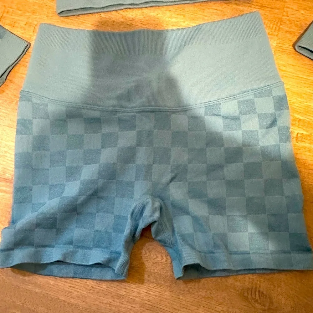 Target blue checkered set - Picture 2 of 5